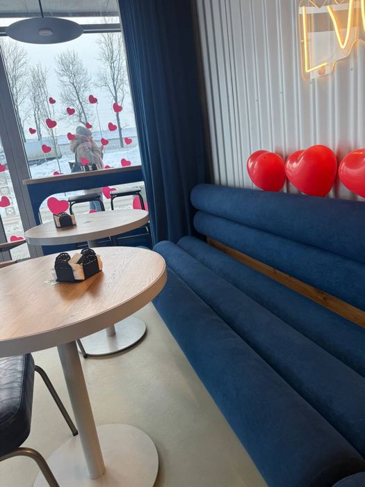 дивани столи стільці оптом для облашткаання зон відпочинку