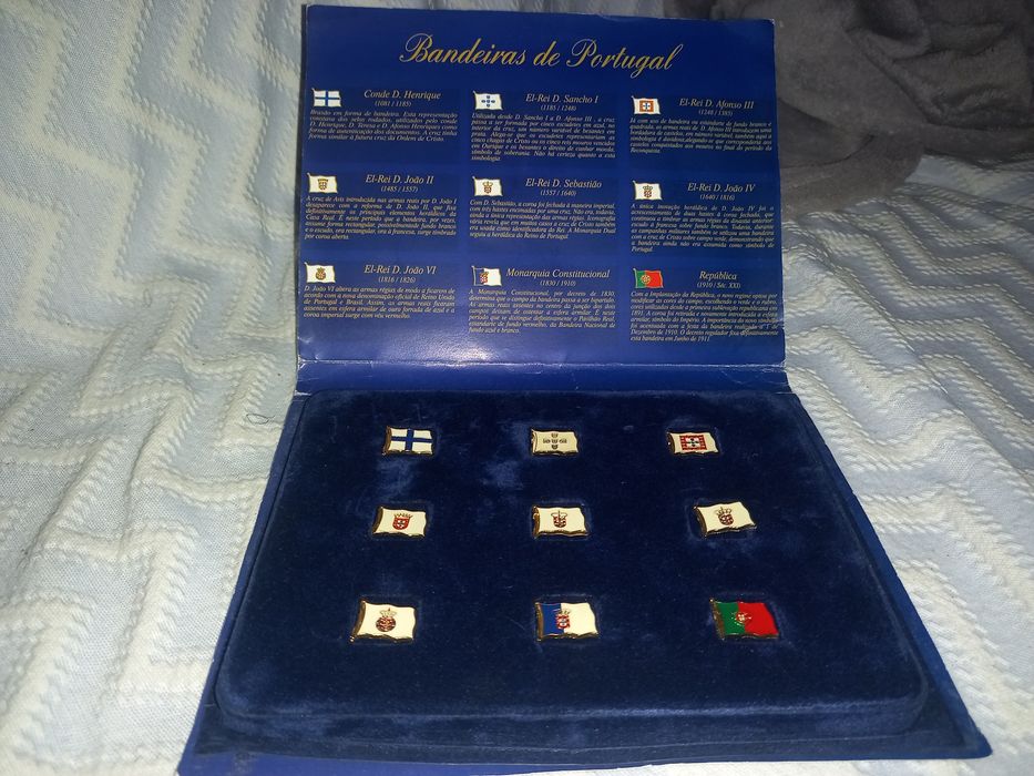 Coleção de pins da Bandeira Portuguesa