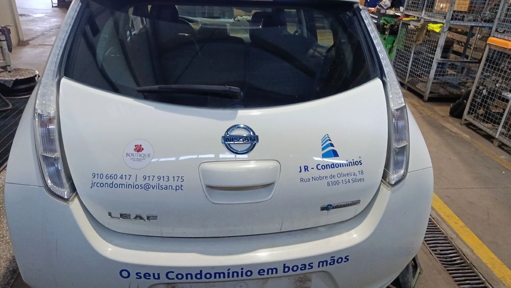 Porta / tampa da mala NISSAN Leaf EV (ZE0)