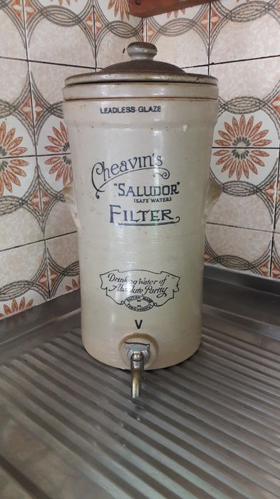 Filtro de água antigo Cheavin's Saludor