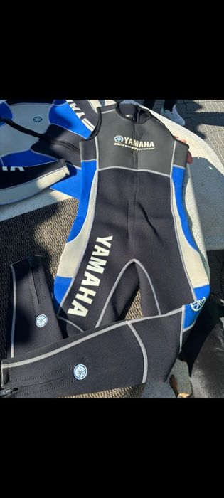 Fato de mota de água novo