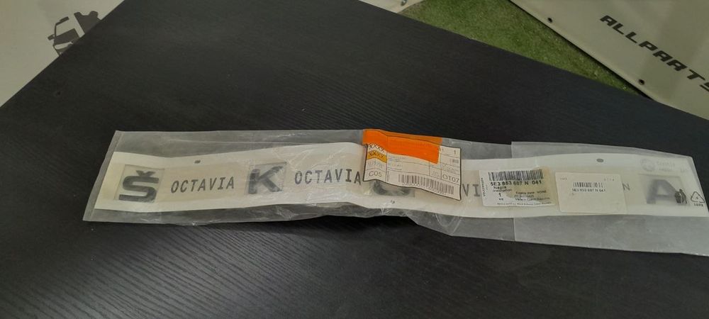 Емблема Skoda Octavia