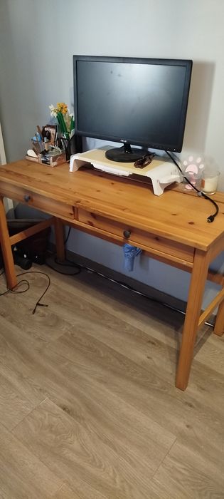 Secretária IKEA hemnes