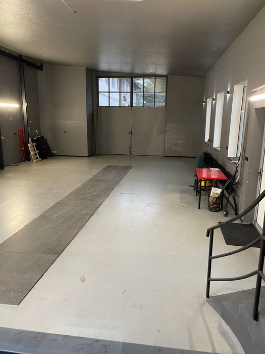 magazyn , gabinety , warsztat z biurem