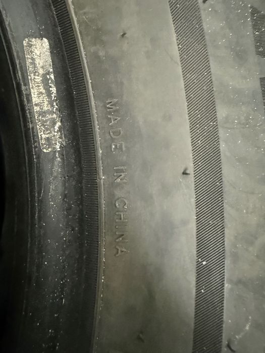 Шини зимові 235-65 R17  комплект 4 шт