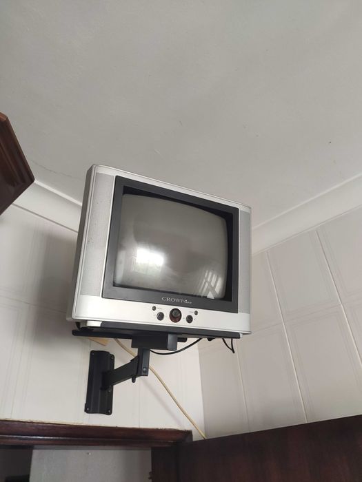 TV pequena Crown