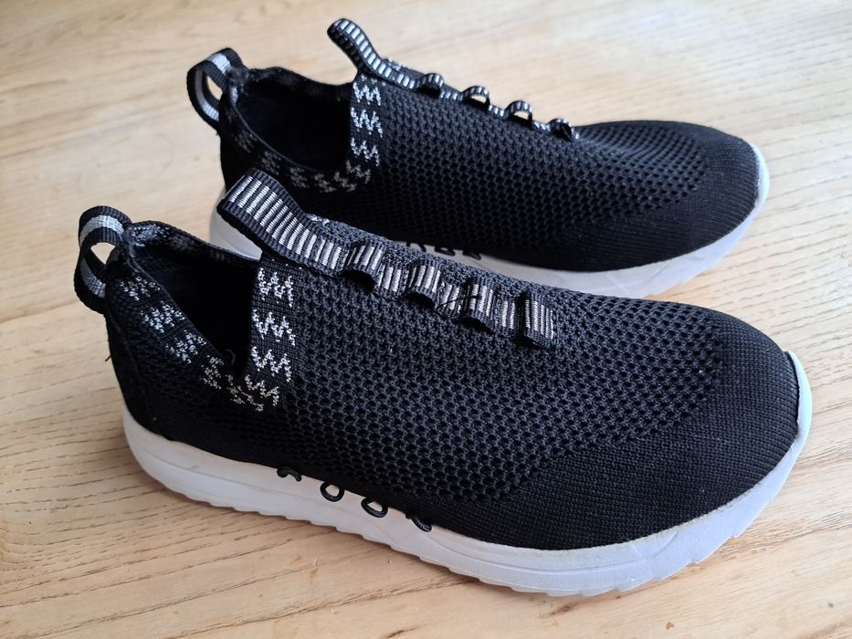 Czarne , śliczne sneakersy damskie rozmiar 36