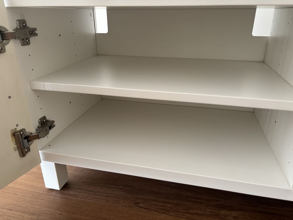 Móvel branco de TV (Ikea)