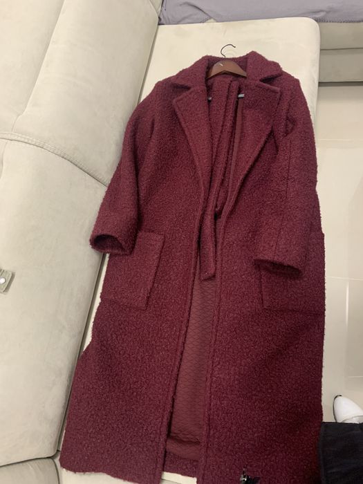 Жіноче бордове пальто