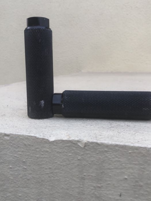 Pedalhriras para sua bike e deixa a sua bike muito bonito e para mandar m Manoplas