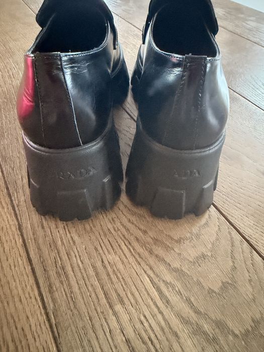 Mokasyny Prada Monolith Loafers – ikona stylu i komfortu