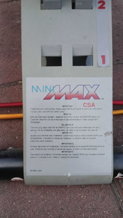 Ławka treningowa ze zintegrowanymi linkami oporowymi Mini Max CSA