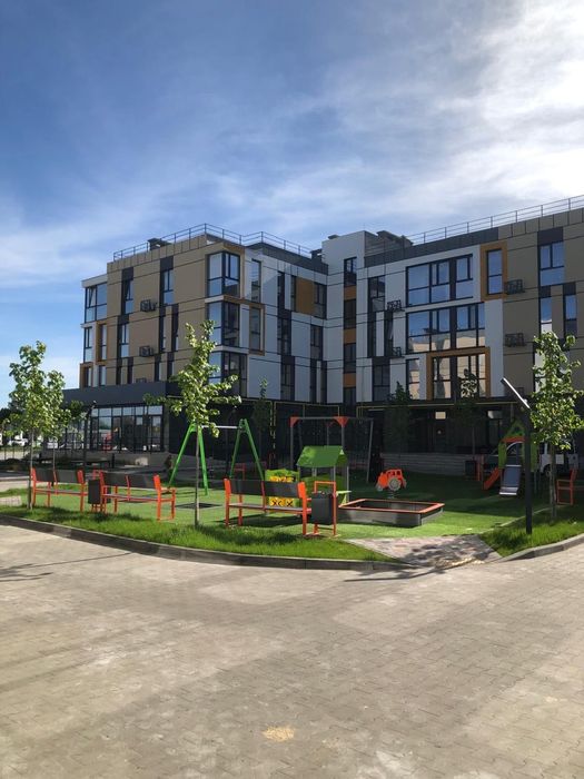 Продам 2 з кімнатну квартиру площею 64 м2 , будинок зданий