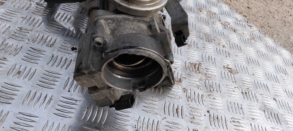 Przepustnica klapa gasząc audi a4b7 1.9tdi