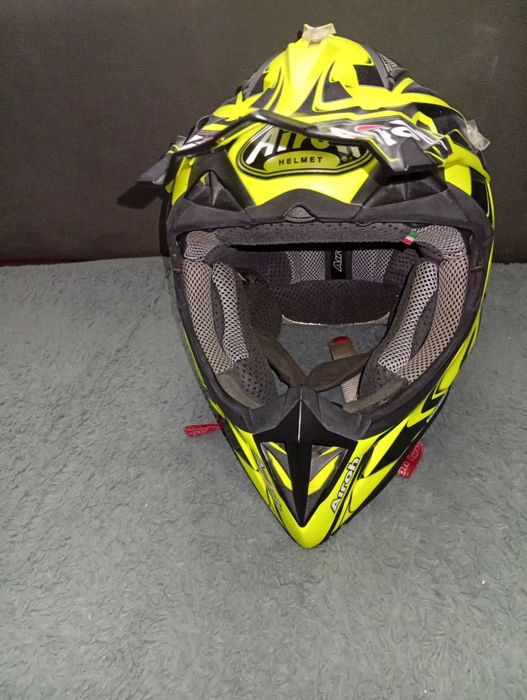 Capacete airoh usado