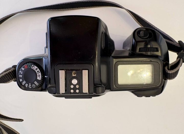 Aparat Canon EOS 1000F