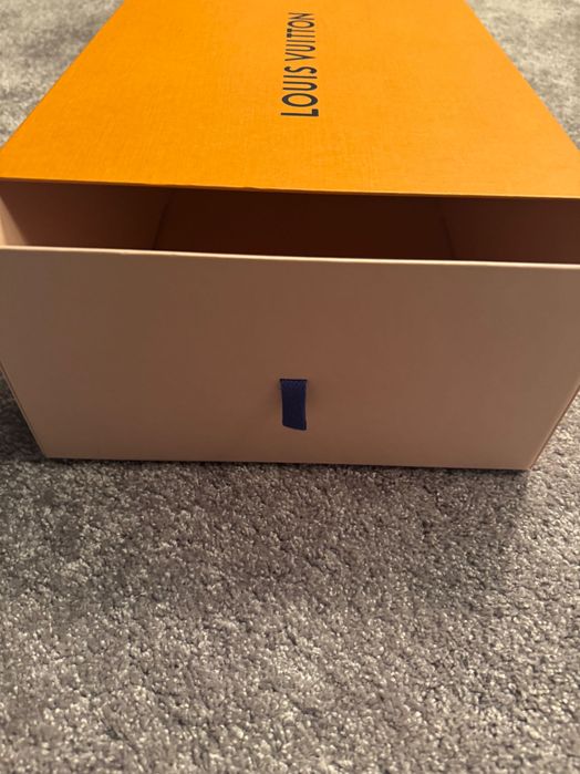 Pudełko po butach Louis Vuitton