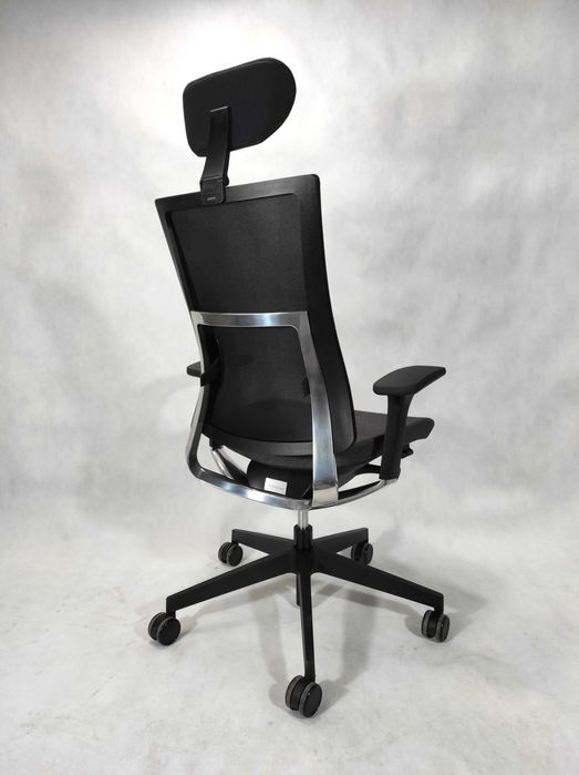 Profim VIOLLE NET 151SFL P62PU – ergonomiczny fotel biurowy z zagłówkiem