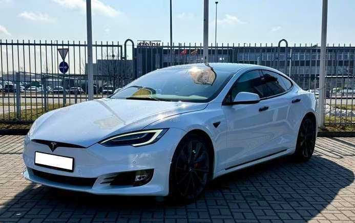 Tesla model S p100d 2020