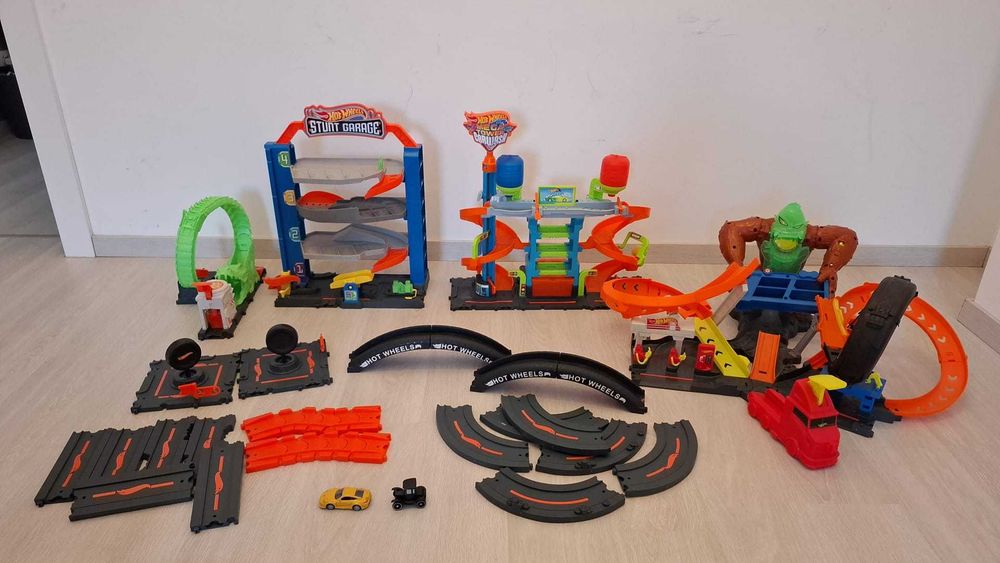 Mega Zestaw Hot Wheels City - Garaż, Myjnia, Goryl, Pizza + Tory