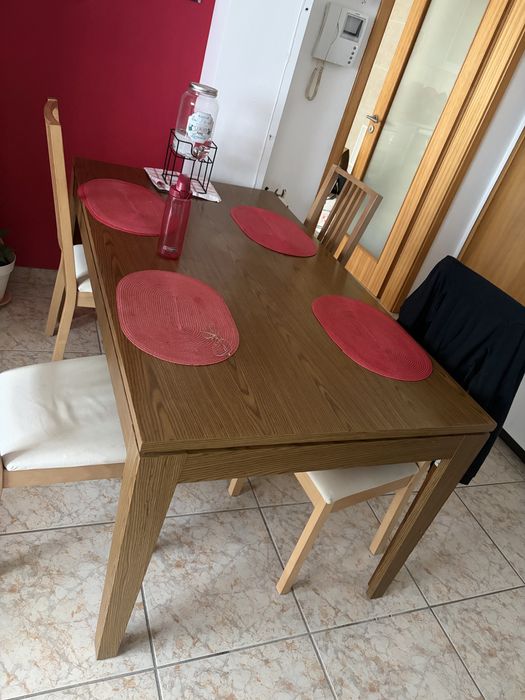 Mesa de madeira extensivel