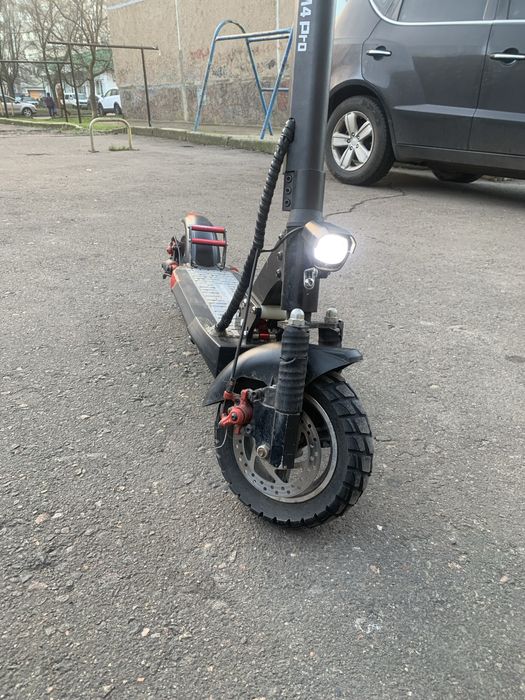 Продам электросамокат kukirin m4 pro