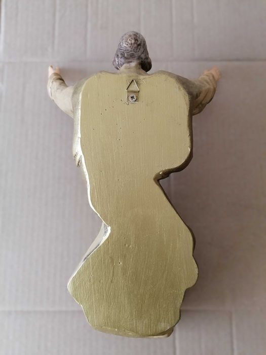 Estatueta de Jesus Cristo Ressuscitado