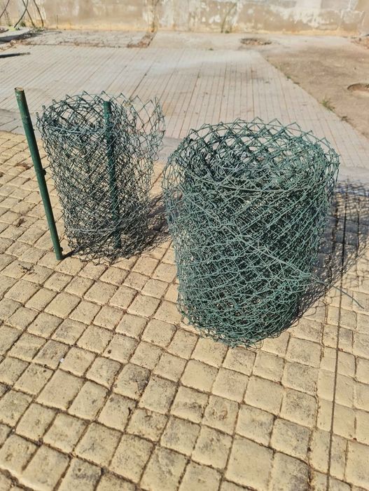 Rede de vedação malha solta plastificada verde