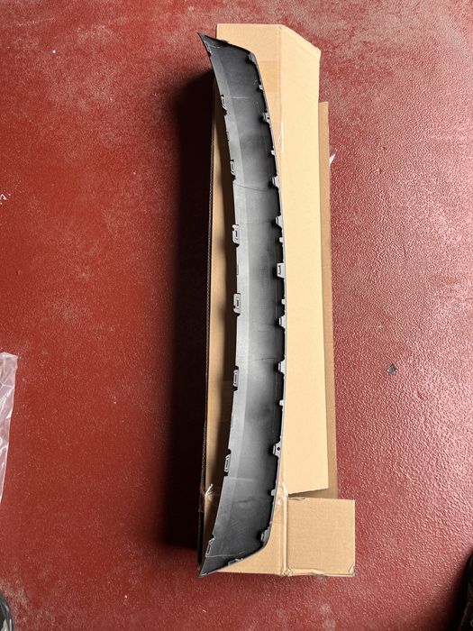 Накладка  бампера Volvo C40 XC40 Спойлер 32273896