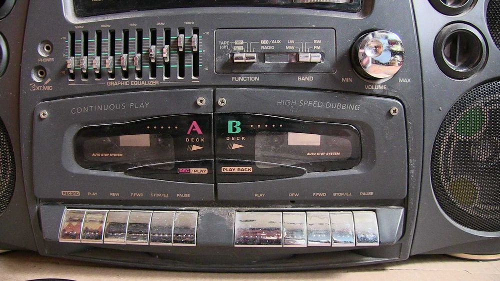 Магнитола Fast  магнитофон радиоприемник