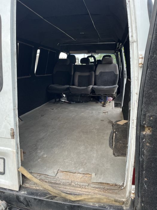 Форд транзіт.