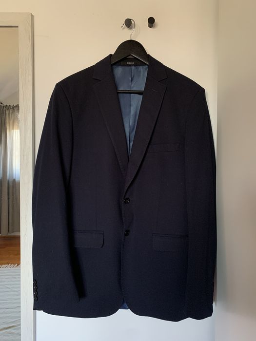 Ciemno granatowy garnitur - marynarka i spodnie