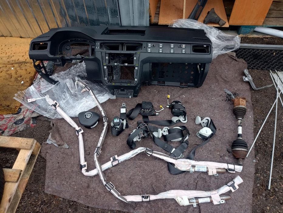 Deska konsola centralna VW Caddy 2K5