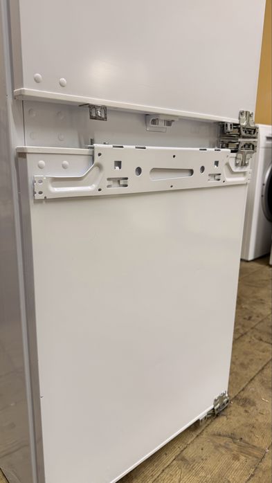 Вбудований холодильник Haier HATB 174 DE No Frost 177 см