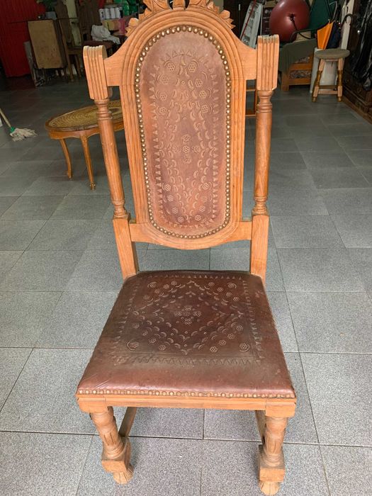 Cadeiras em pele (8)