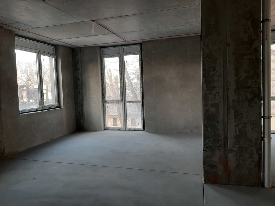 Продажа офисов 52-126 м2 в ЖК Жовтневый