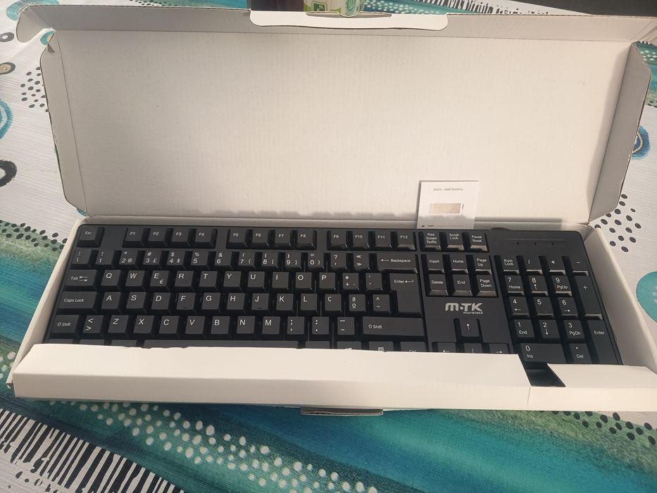 Teclado marca MTK modelo GT679 preto
Usado uma vez, está novo,na caix