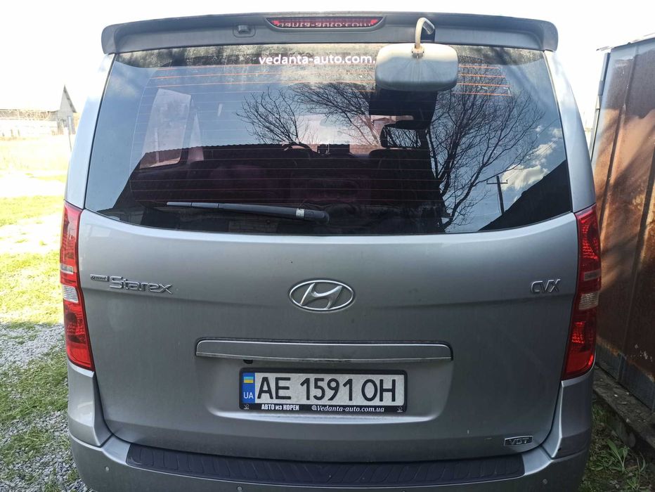 Автомобіль Hyundai Grand Starex 2012 рік