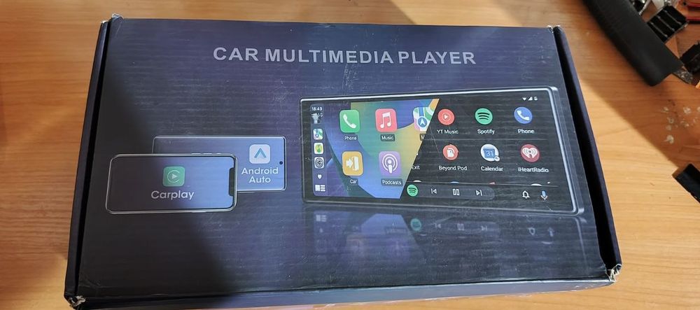 Відеореєстратор з камерою заднього огляду та Android auto