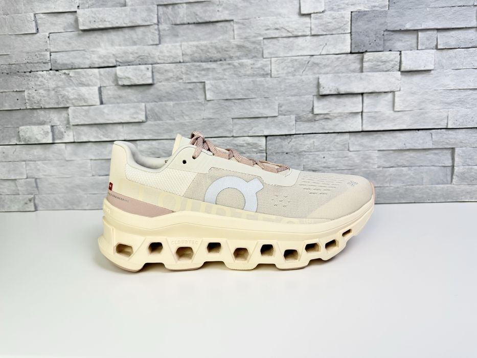Damskie buty do biegania  6197785   ON W CLOUDMONSTER  różowe / beżowe rozmiar 38,5