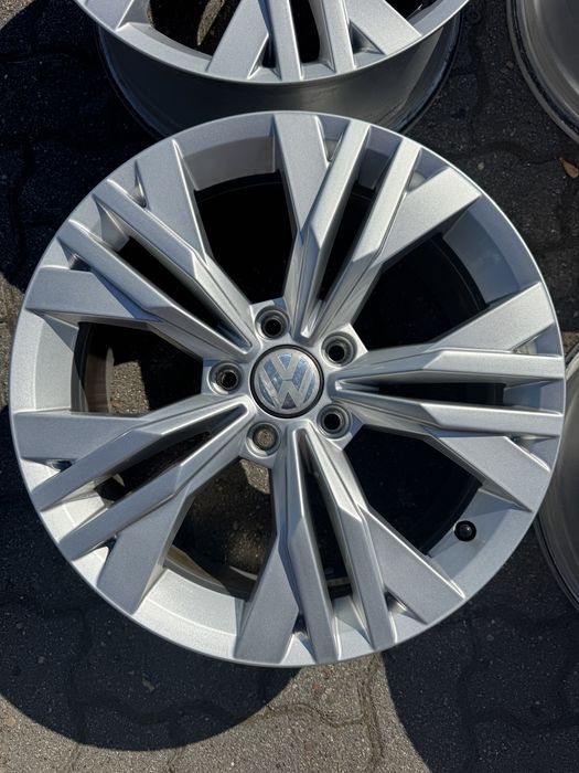 Диски R17 17 5 112 Volkswagen Passat Alltrack 3G B7 B8 Пассат Тігуан Tiguan Touran Sharan Фольксваген