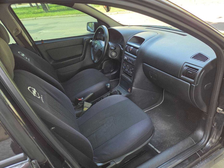 Продам Opel Astra 2006р. Один власник з автосалону, рідний пробіг!