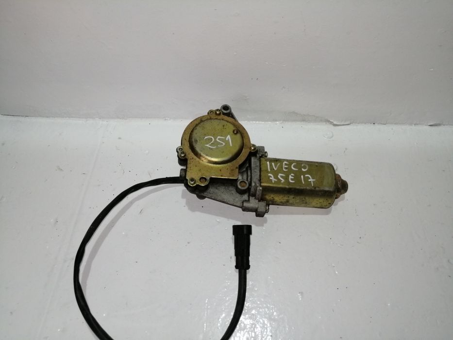 Silniczek podnoszenia szyby iveco