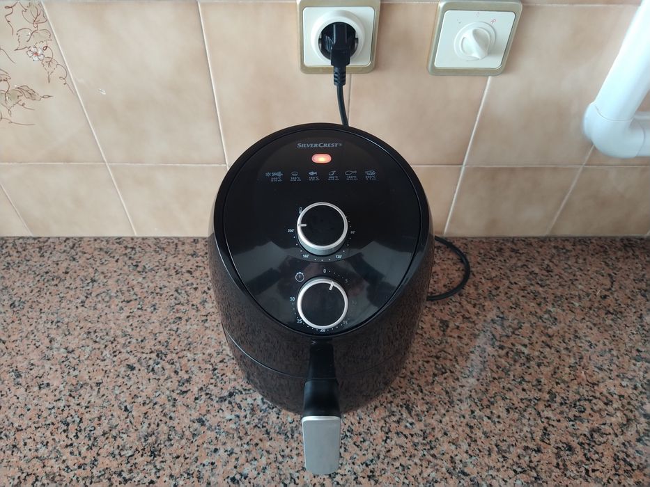 Airfryer fritadeira grelhador  torradeira tostadeira casa quarto apartamento vivenda escritório gabinete cozinha.