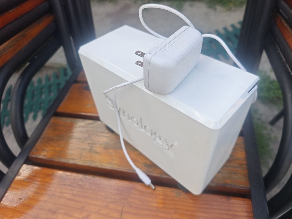 Продам NAS сховище Synology DS220j