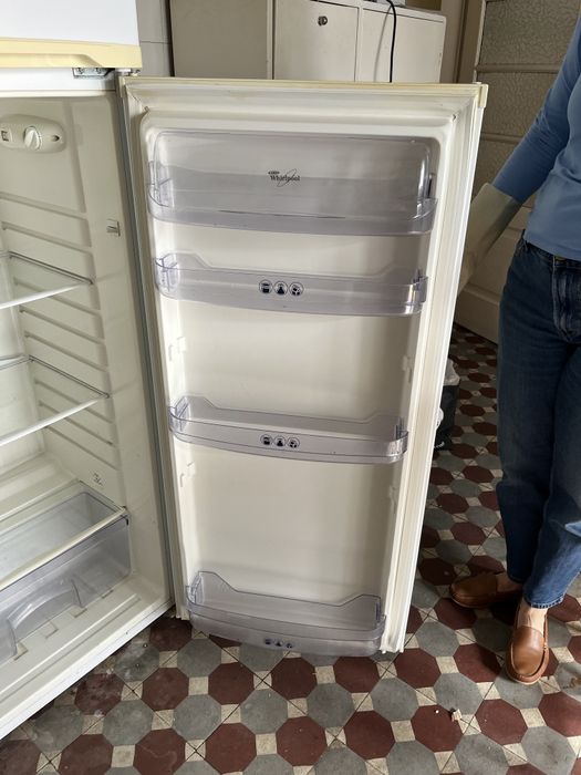 Frigorífico Whirlpool usado a funcionar bem