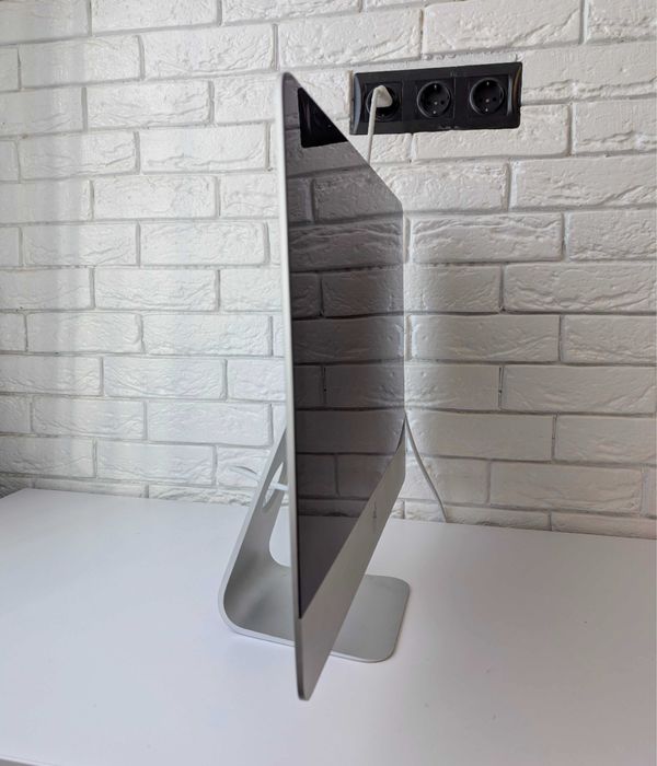 Прошам 2 шт. Imac 21.5 2017 року, з коробками. Ідеальний стан.