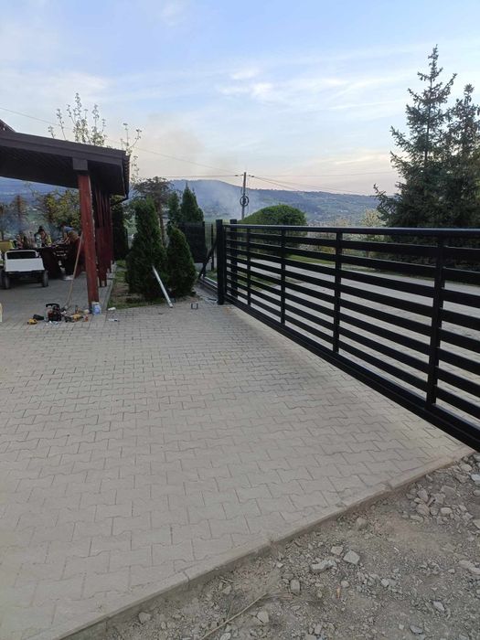 Brama wjazdowa przesuwna, furtka