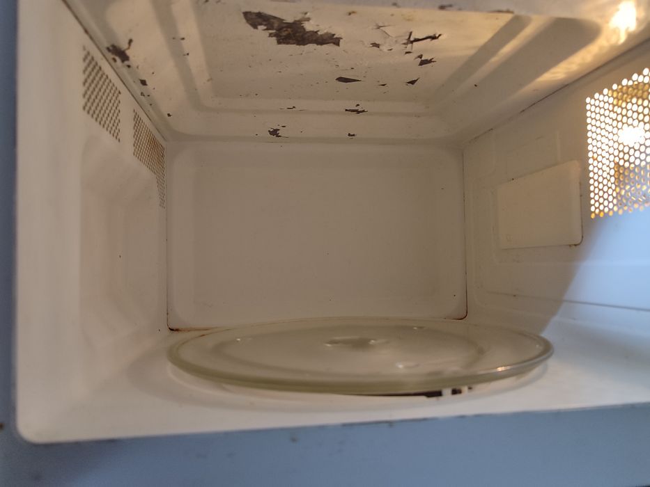 Микроволновка Samsung MW83UR