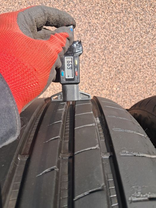 225/45 R19 96W - Goodyear Eagle F1 - BMW - 47/2022  ~7mm -  cena=2szt